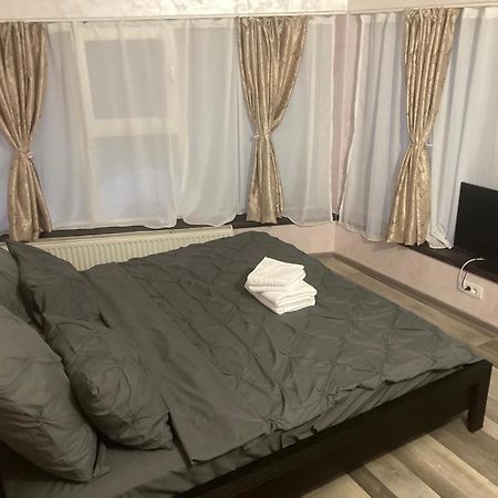 Apartments4Rent Яссы Экстерьер фото